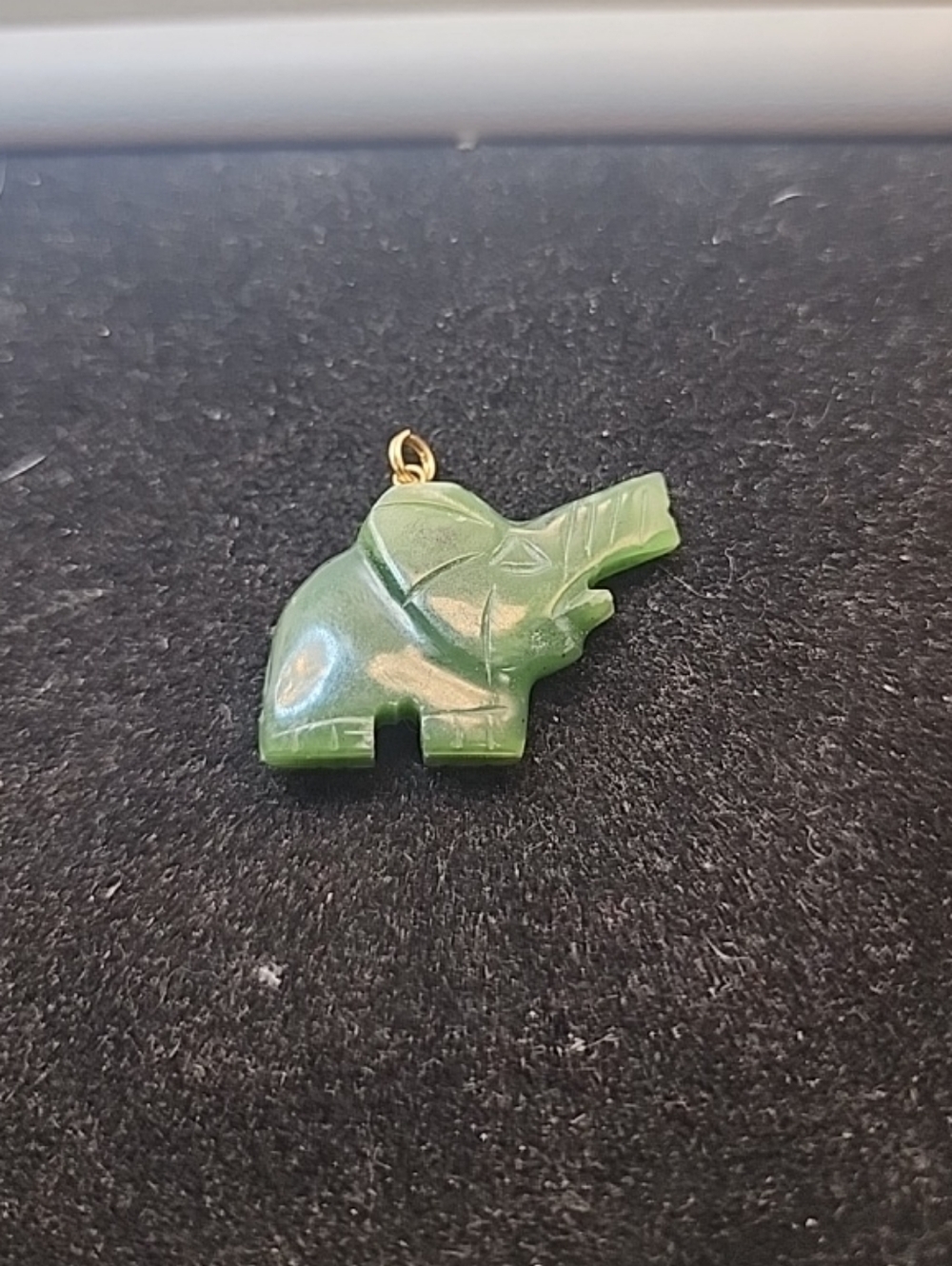 Vintage 1960s Carved Nephrite Jade Elephant Pendant 1.5"